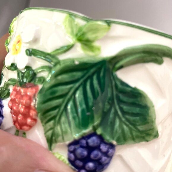 Otagiri Japan Vintage Ceramic Vase Embossed Hand Painted Berries Floral 6" Tall - Picture 6 of 10